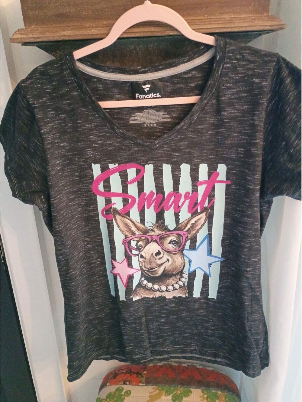 Fanatics Women's Graphic T-Shirt Size Large Smart Donkey Print